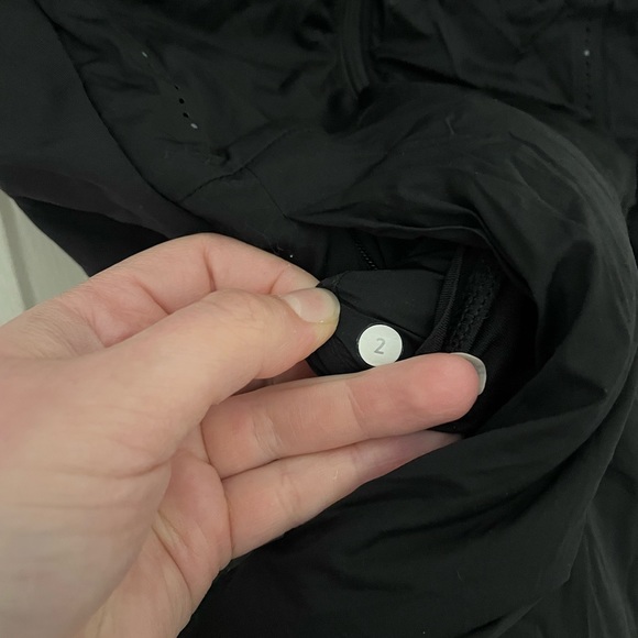Lululemon Run for Cold Black Vest Primaloft Insulated Size 2 - Picture 7 of 7